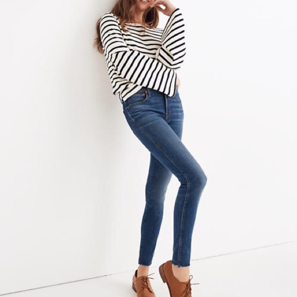 9" Mid-Rise Skinny Jeans in Paloma Wash: Raw-Hem Edition